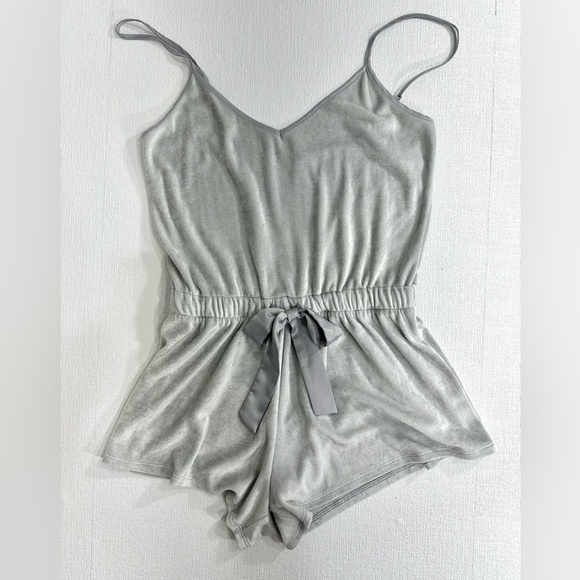 Victoria’s Secret stretch velvet romper gray size S - Picture 1 of 6